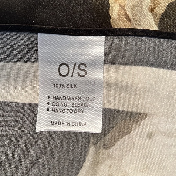 *NWT* Van Gogh Smoking Skeleton 100% Silk Scarf in Gift Box - Picture 3 of 6